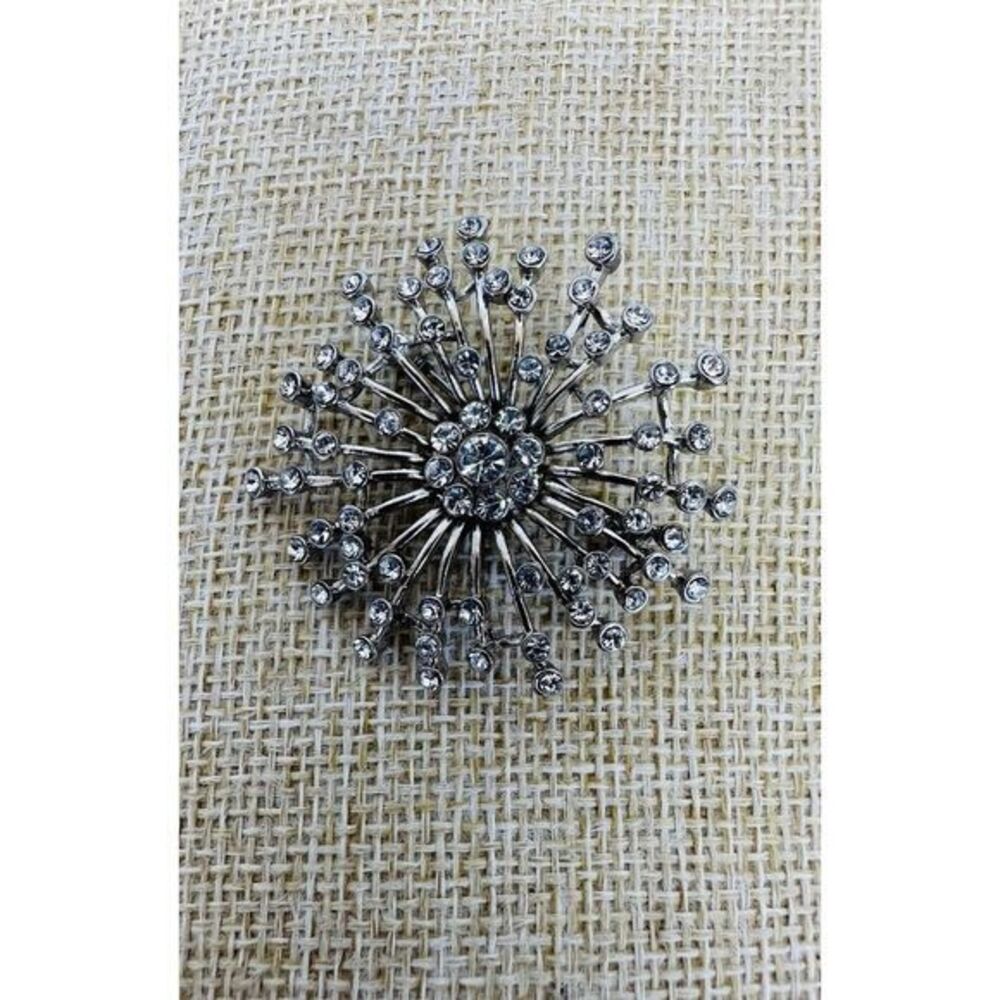 Vintage Starburst Atomic Rhinestone Brooch‎ Pendant 3D Silver Tone Center Flower
